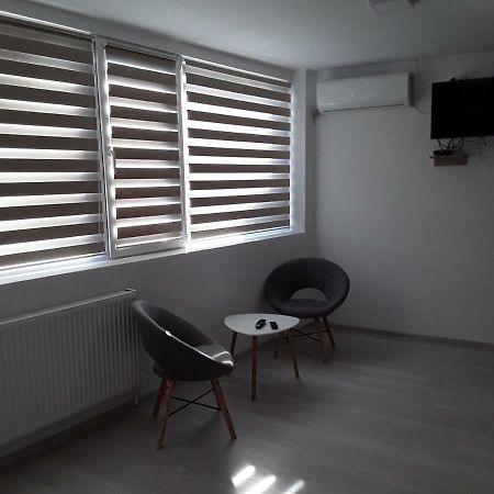 Camere De Inchiriat Central La Calciu Махмудия Экстерьер фото