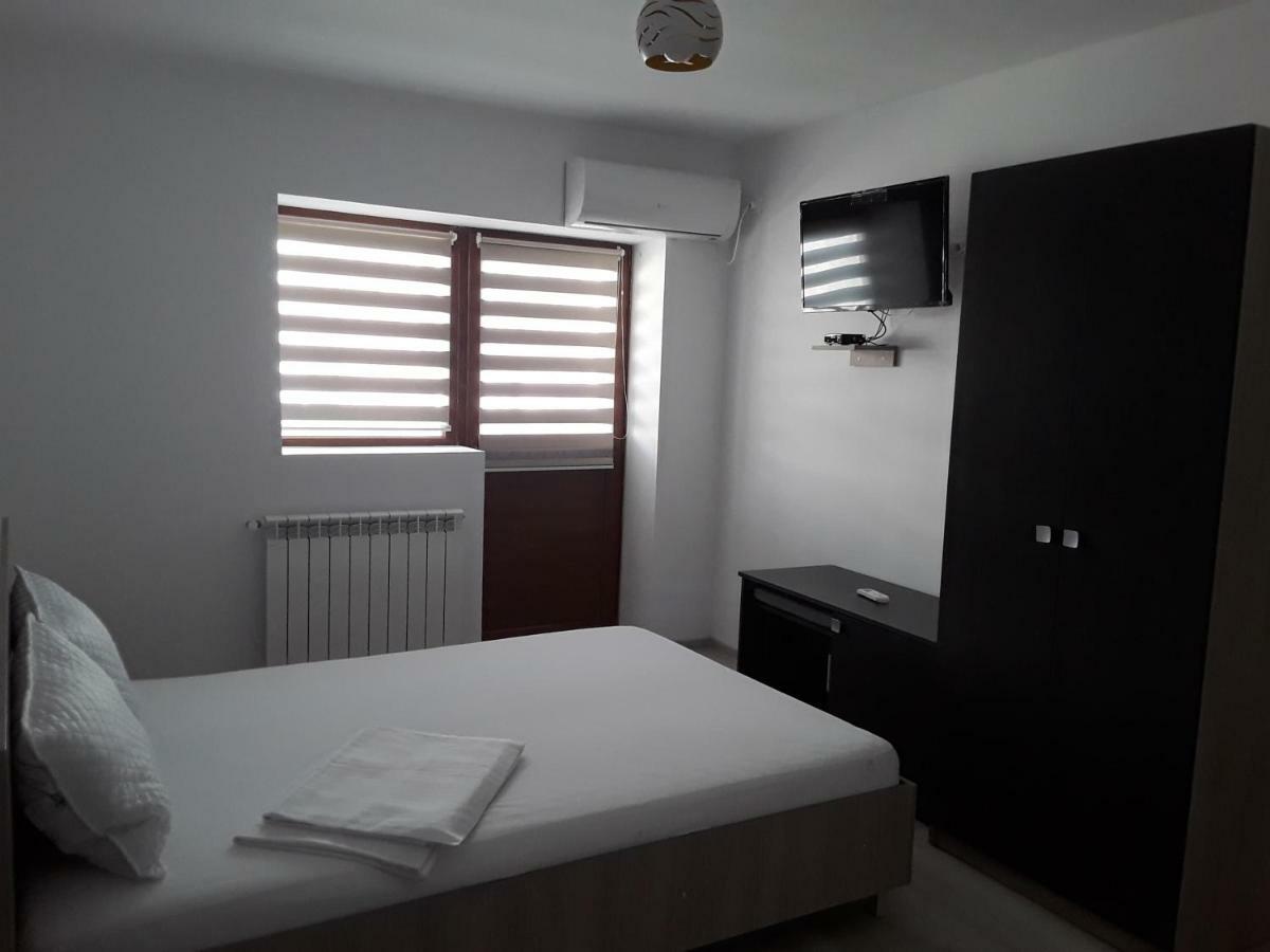 Camere De Inchiriat Central La Calciu Махмудия Экстерьер фото