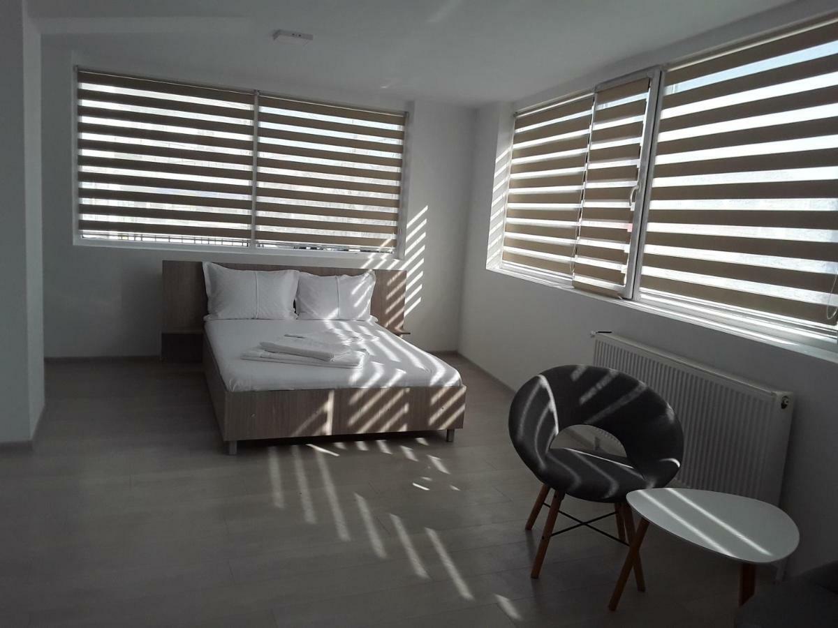 Camere De Inchiriat Central La Calciu Махмудия Экстерьер фото