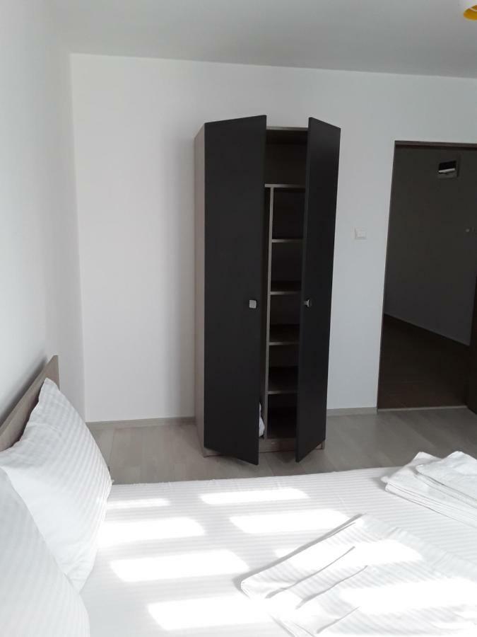 Camere De Inchiriat Central La Calciu Махмудия Экстерьер фото